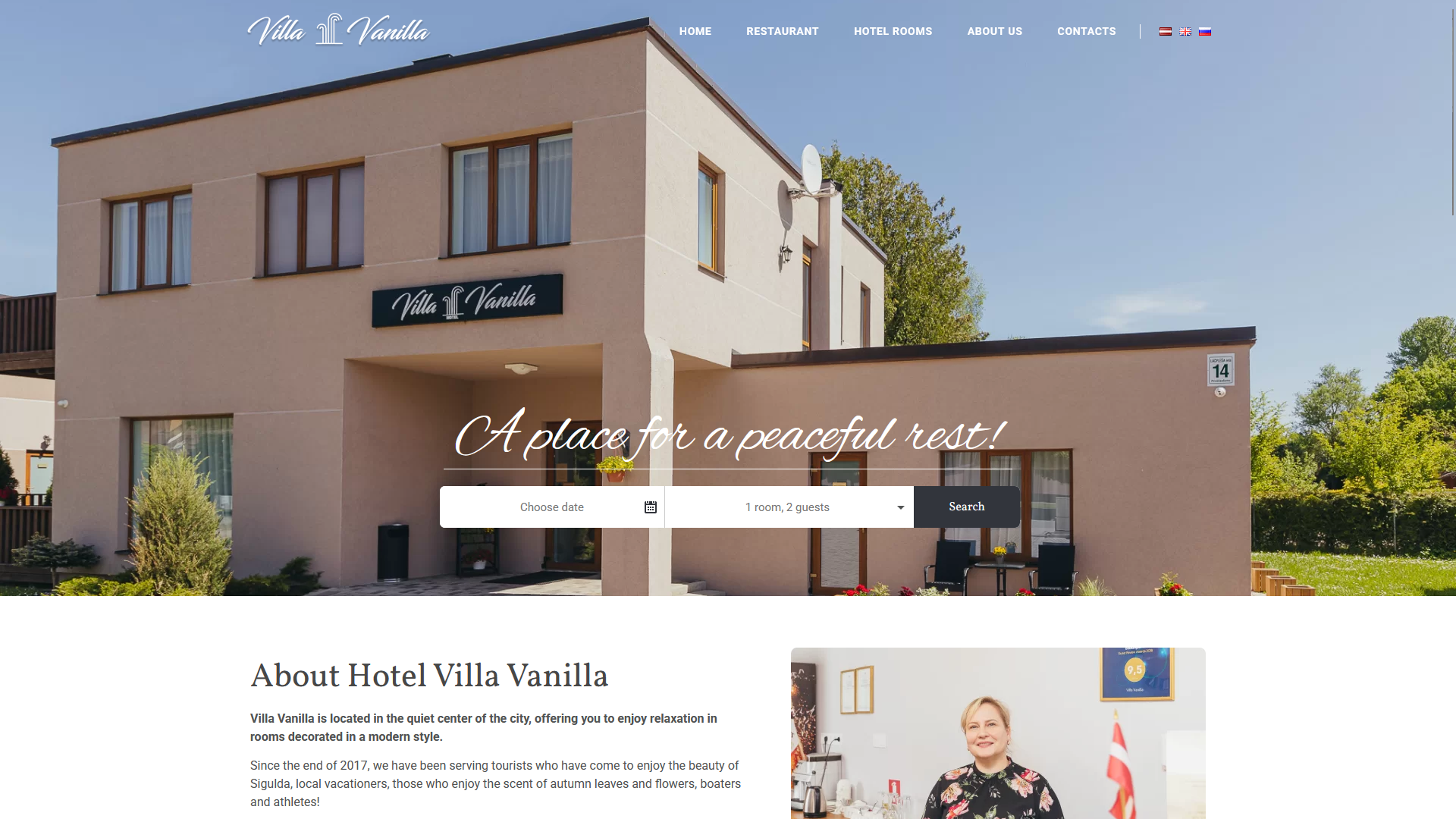 Villa Vanilla viesnīcas Siguldā mājaslapas dizains ar numuru rezervācijām un daudzvalodu atbalstu